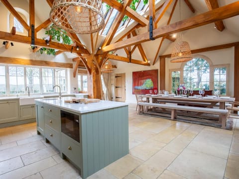 Coffee/tea facilities, Dining area, pet friendly, stove, toaster, kitchen