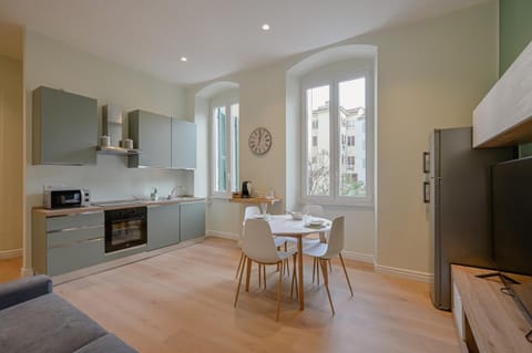 Kitchen or kitchenette, Living room, Dining area