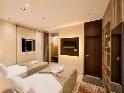 Bed, TV and multimedia, Photo of the whole room, Bedroom, wardrobe