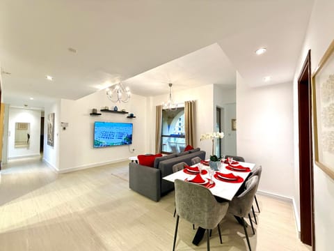 Prime Specious 4 BR Apt on JBR Beach near Metro, Walk to The Mall, Dining & Entertainment - By Sunkissed Holiday Homes Apartment in Dubai