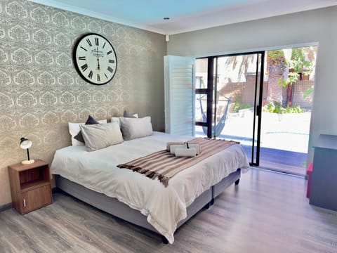 Bed, Bedroom, Pool view