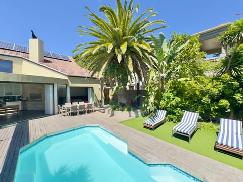 Patio, Day, Summer, BBQ facilities, Garden, Lounge or bar, Seating area, Pool view, Swimming pool, sunbed