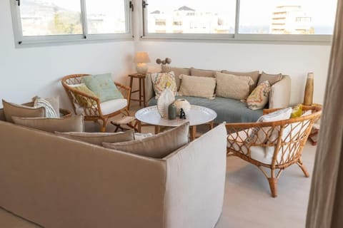 Lovely villa with uninterrupted sea view Villa in Fuengirola