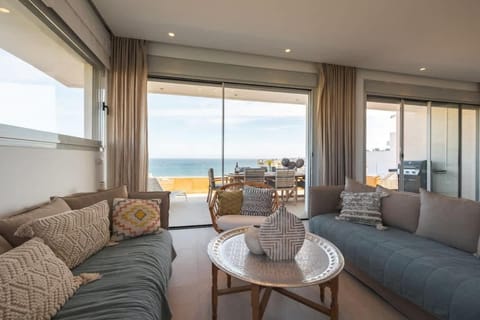 Lovely villa with uninterrupted sea view Villa in Fuengirola