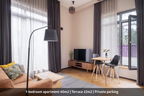 TV and multimedia, Living room, Seating area, Evening entertainment