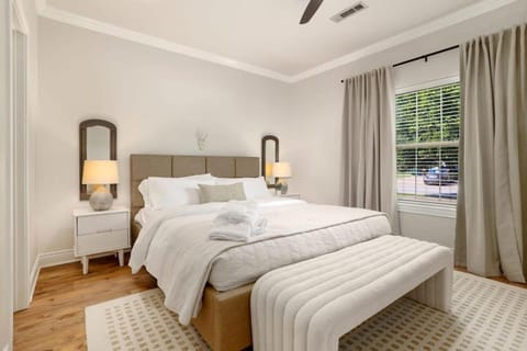 Poolside Place-Game Room-MTB-Friendly House in Rogers