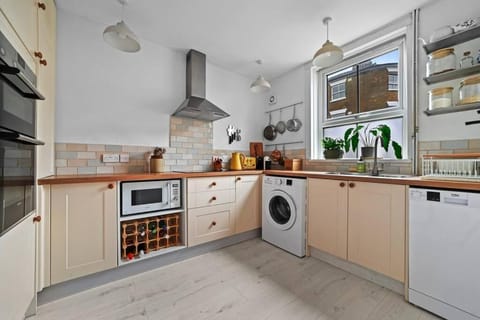 St John's Corner Cottage, Bury St. Edmunds House in Bury Saint Edmunds