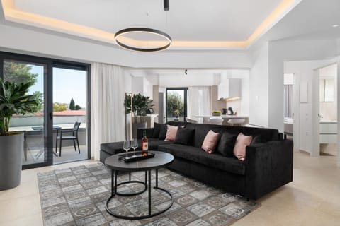 Living room, Seating area, Dining area