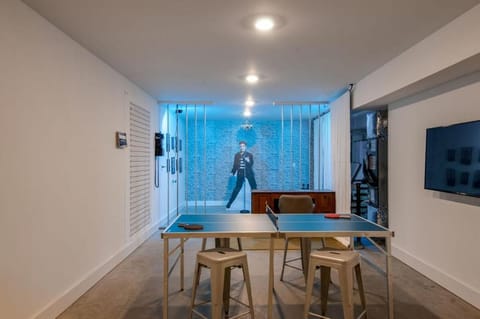 King & Queen 2 Homes - 24 Beds City Views House in Nashville