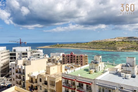 Property building, Nearby landmark, Day, Natural landscape, Beach, City view, Lake view, Mountain view, River view, Sea view