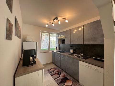 Coffee/tea facilities, Kitchen or kitchenette