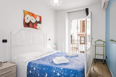 View (from property/room), Balcony/Terrace, Bedroom