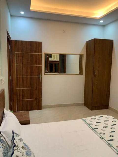 Bed, Photo of the whole room, Bedroom, wardrobe