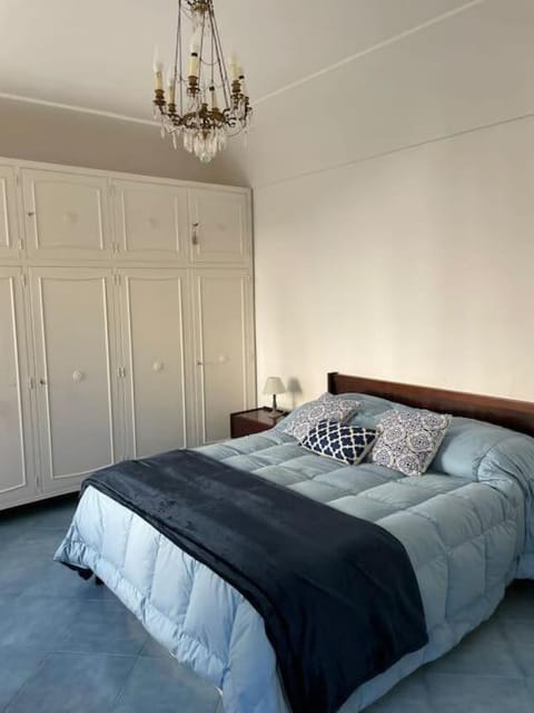 Bedroom, wardrobe