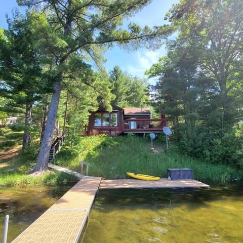 Lake Cottage with Spectacular Views House in Michigan