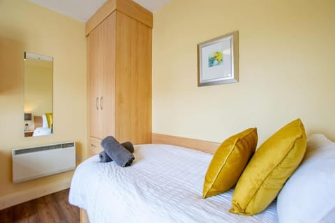 130 - Large Duplex by Shortstays House in Galway