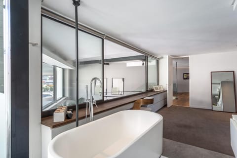 Bathroom, Bath