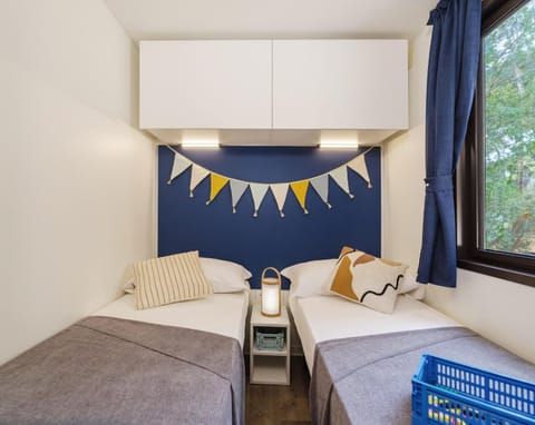 Bed, Bedroom, children