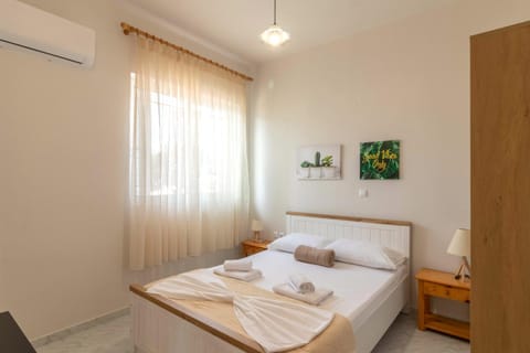 Bed, Photo of the whole room, Bedroom, towels, wardrobe
