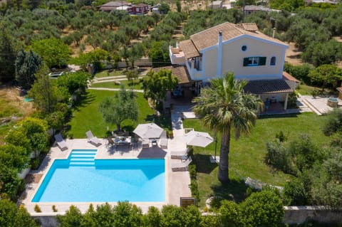 Property building, Day, Bird's eye view, Garden view, Swimming pool, sunbed