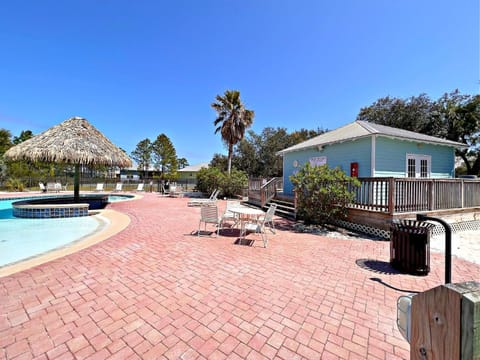 Property building, Facade/entrance, Day, Garden, Swimming pool