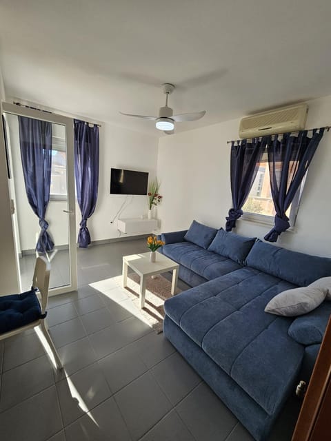 Living room, Seating area, Bedroom