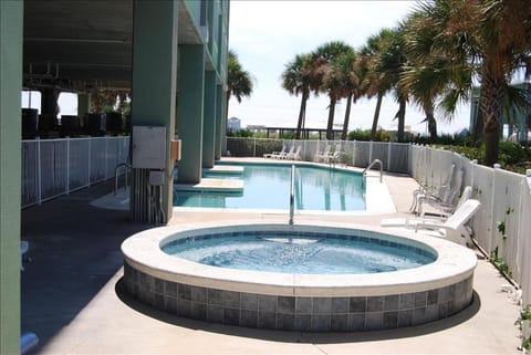 Property building, Day, Bathroom, Swimming pool, Swimming pool, Bath