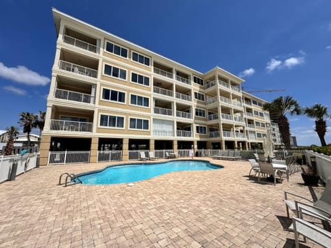 Property building, Pool view, Swimming pool