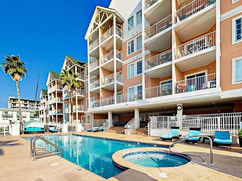 Property building, Swimming pool, Swimming pool, sunbed