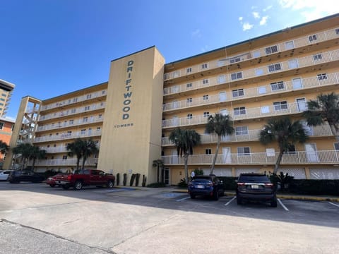 Property building, Day, Parking
