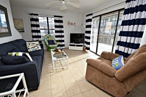 TV and multimedia, Living room, Photo of the whole room, Seating area