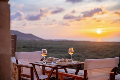Natural landscape, View (from property/room), Balcony/Terrace, Dining area, Sea view, Sunset
