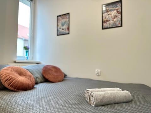 Bed, Photo of the whole room, Bedroom, towels