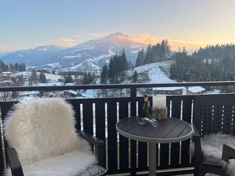 Natural landscape, View (from property/room), Balcony/Terrace, Mountain view