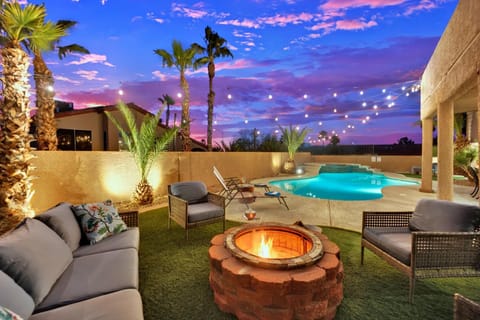 Patio, Balcony/Terrace, Seating area, Swimming pool, sunbed