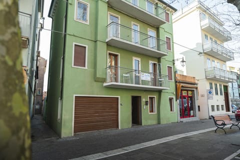 Property building, Day, Neighbourhood, Street view, Location