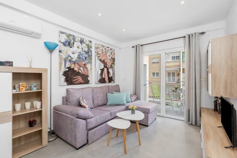 Communal lounge/ TV room, TV and multimedia, Living room, Seating area