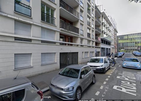 Studio à 2 pas du métro Apartment in Clichy