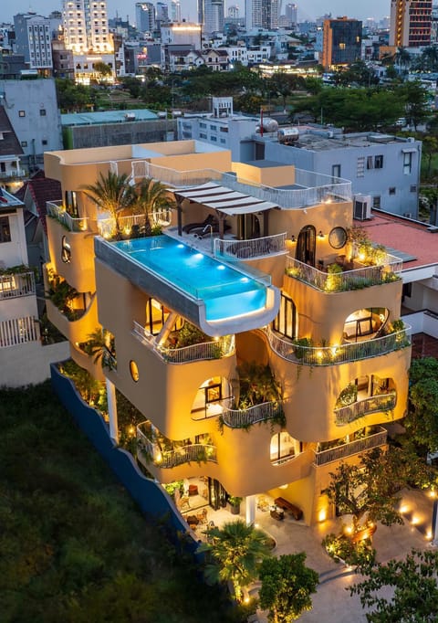 Property building, Night, View (from property/room), City view, Pool view, Swimming pool, sunbed