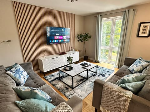 TV and multimedia, Living room, Seating area