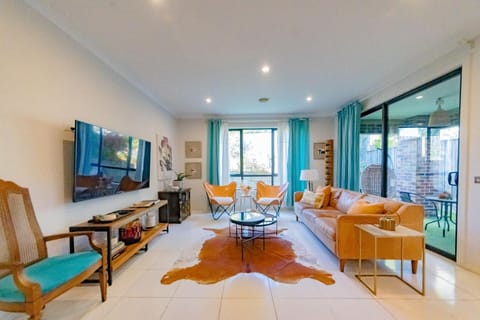 Communal lounge/ TV room, TV and multimedia, Living room