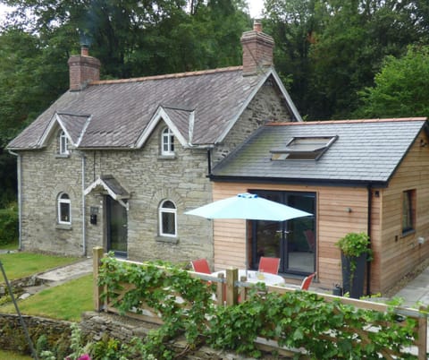 Property building, Day, Garden