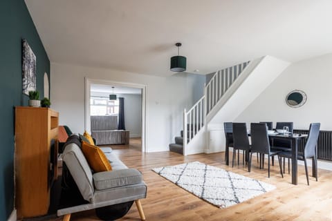 Enjoy a spacious 3 BR home House in Sunderland