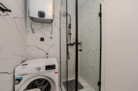 Shower, Bathroom, washing machine