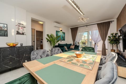 Living room, Seating area, Dining area