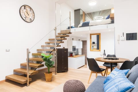 Kitchen or kitchenette, Living room, Seating area, Dining area