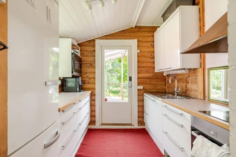 Kitchen or kitchenette, kitchen