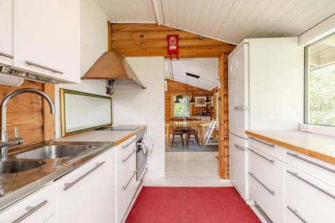 Kitchen or kitchenette, Dining area, oven, stove