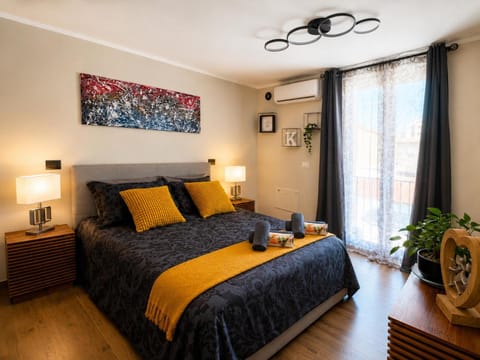 Bed, View (from property/room), Decorative detail, Bedroom