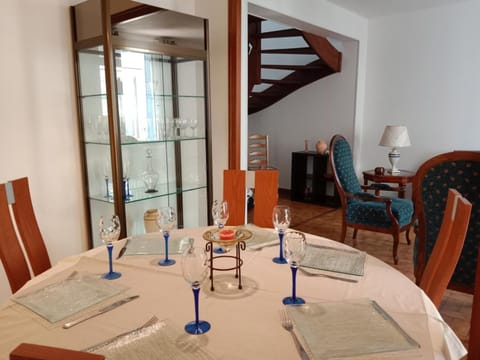 Maison rénovée proche Vichy : 3 chambres, cour fermée, tout inclus, idéal curistes et activités naturelles - FR-1-489-481 House in Auvergne-Rhône-Alpes